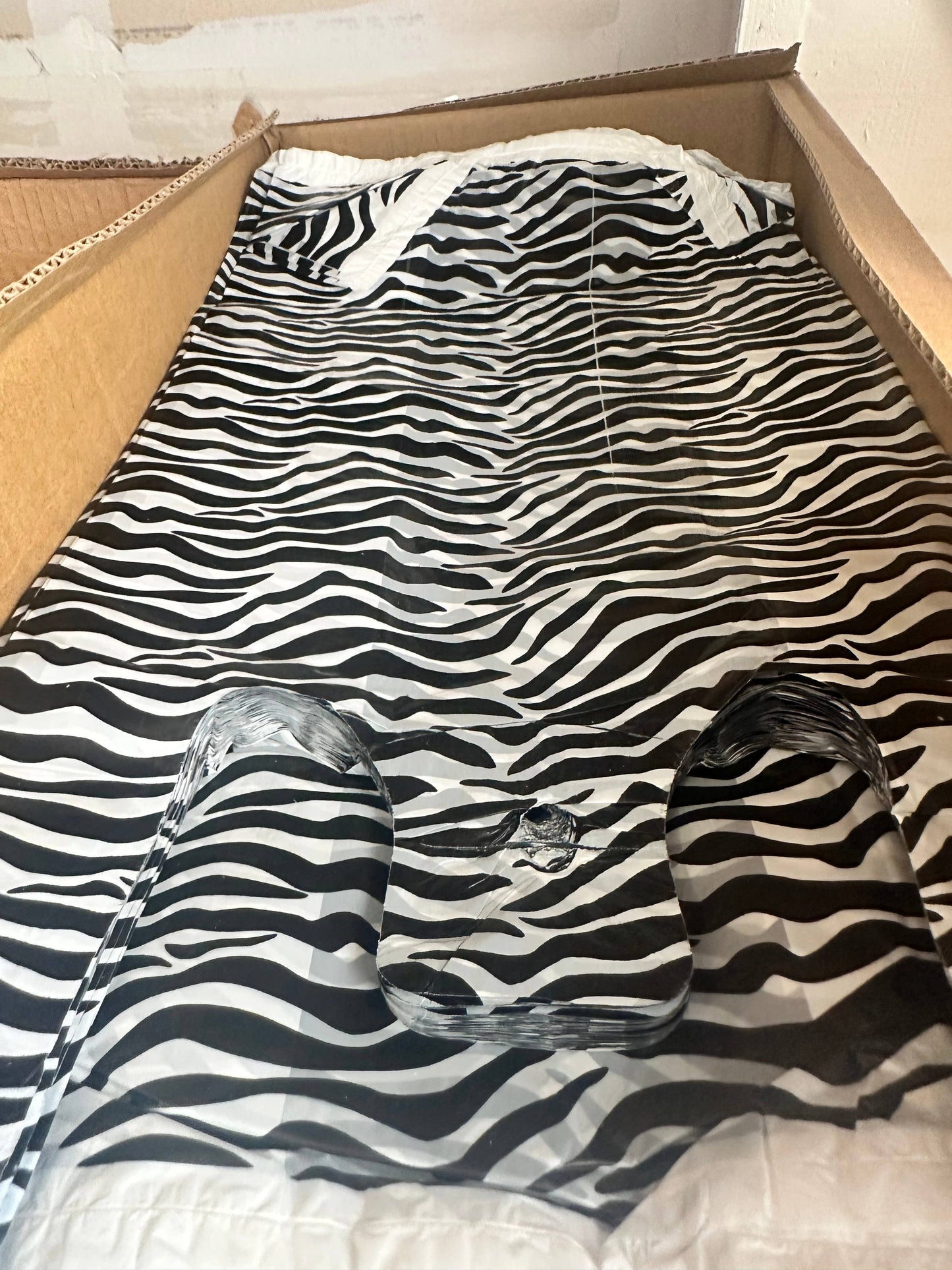Set of 100 zebra merchandise bags 11.5x6x21”