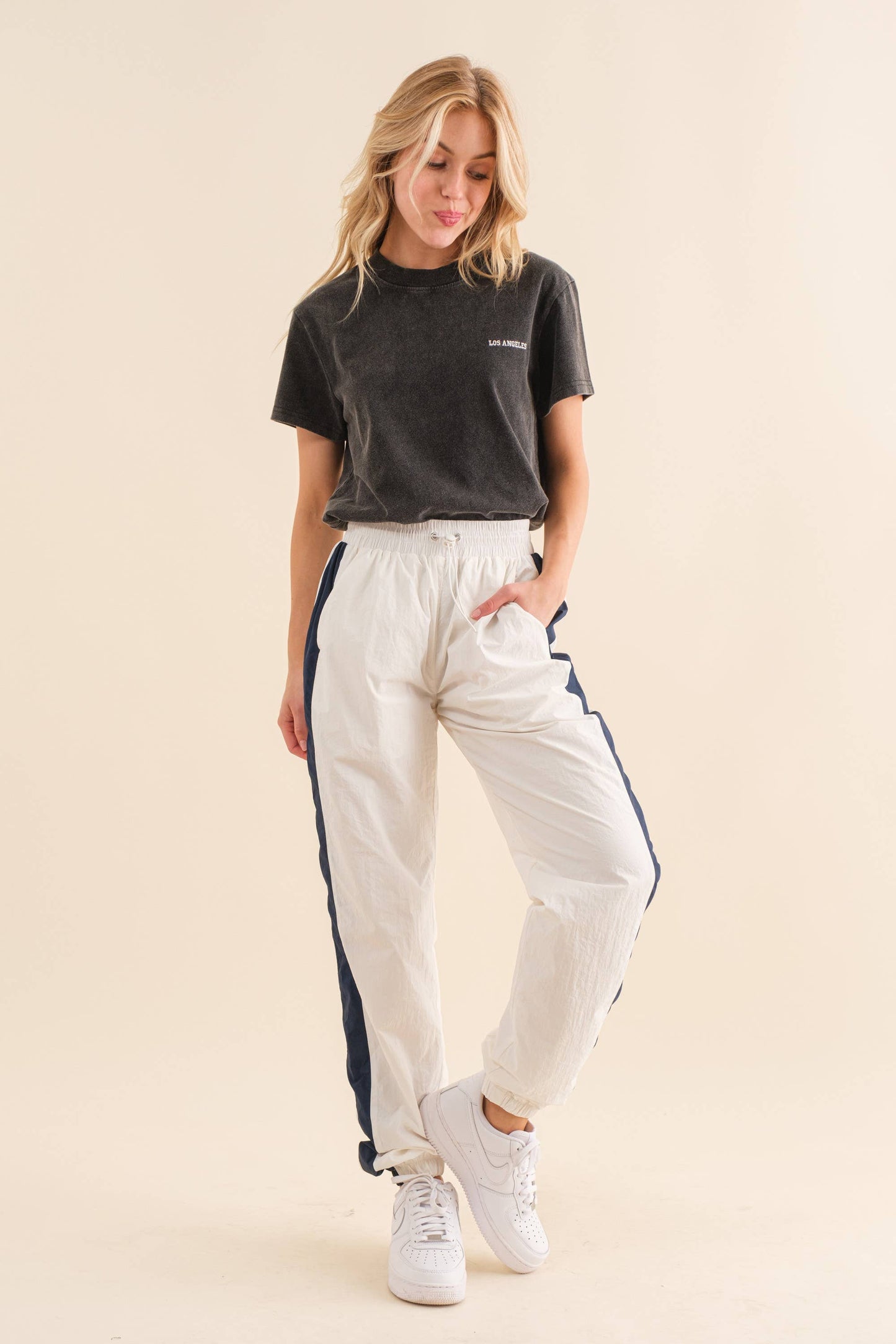 Color Block Joggers - HP0041