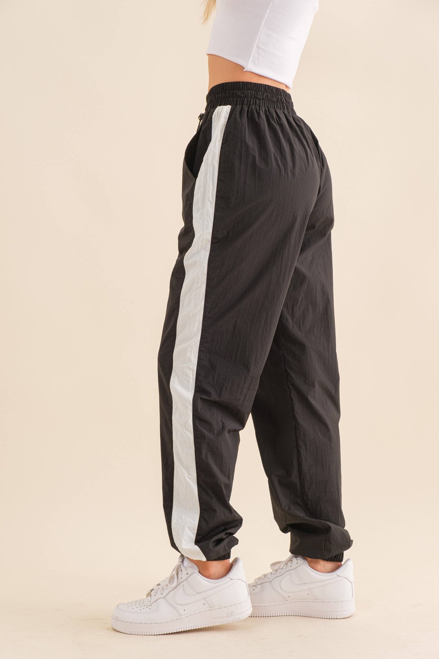 Color Block Joggers - HP0041