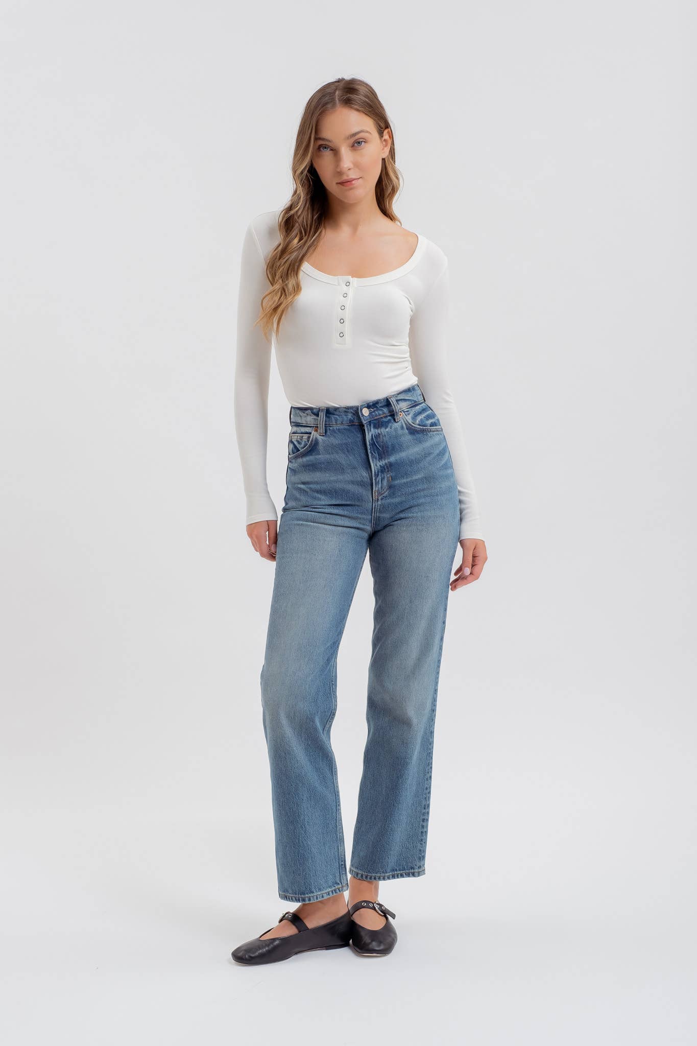 SCOOP NECK LONG SLEEVE HENLEY KNIT TOP: IVORY