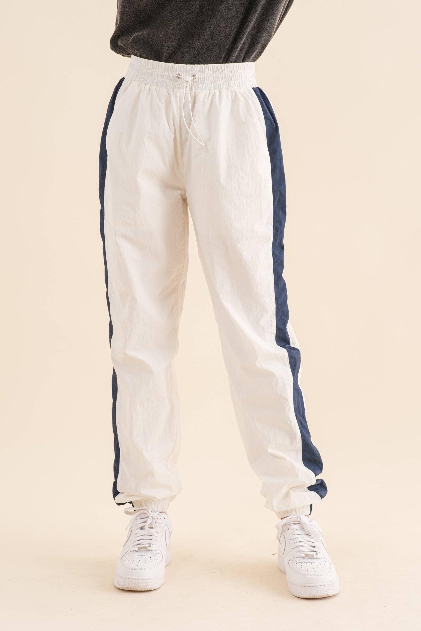 Color Block Joggers - HP0041