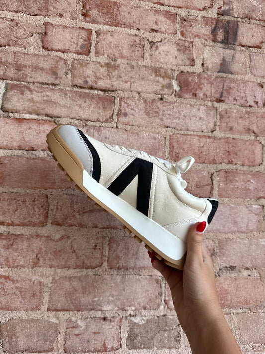 Mia Daily’s