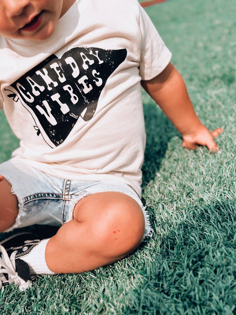 Game Day Vibes - Graphic Tee