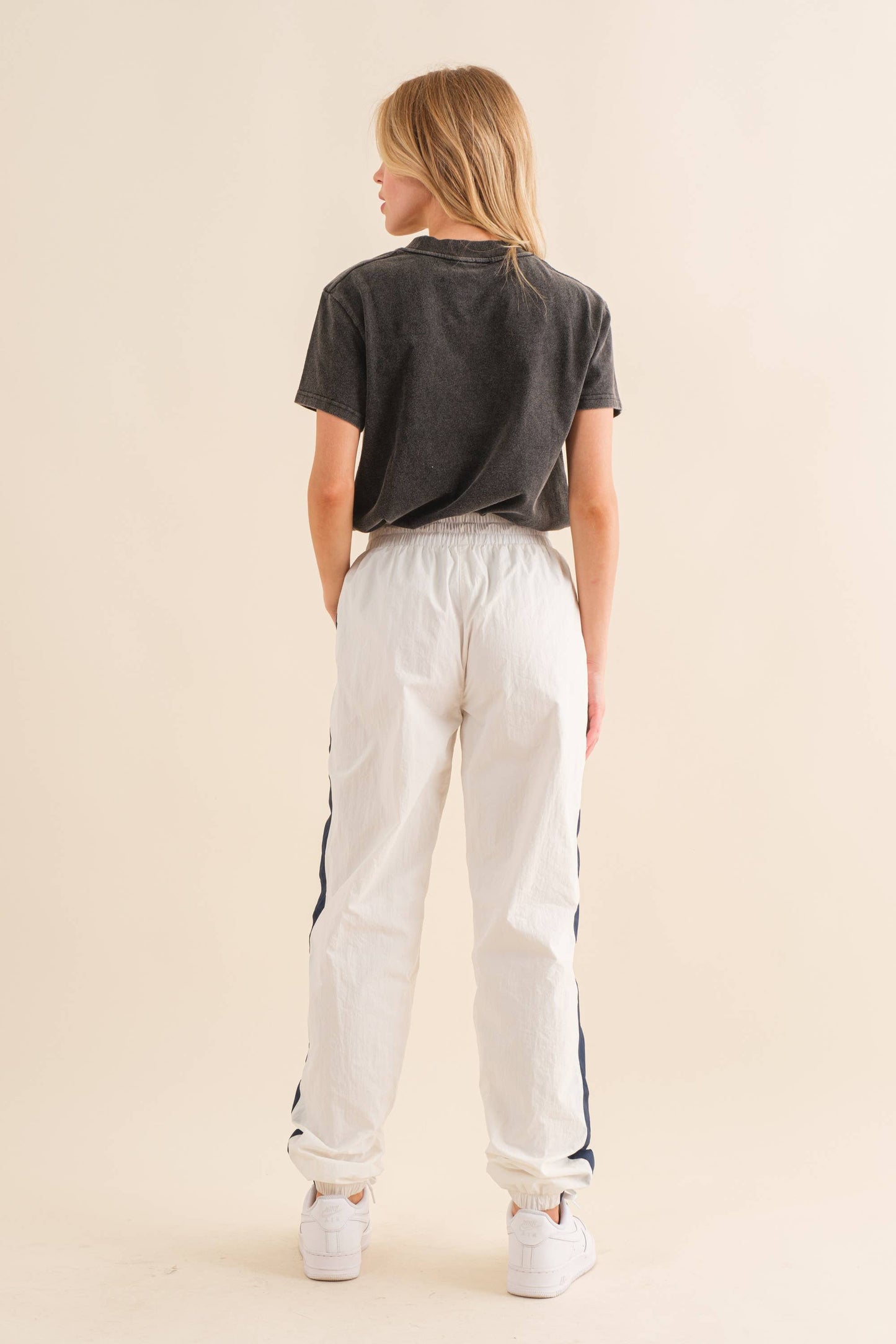 Color Block Joggers - HP0041